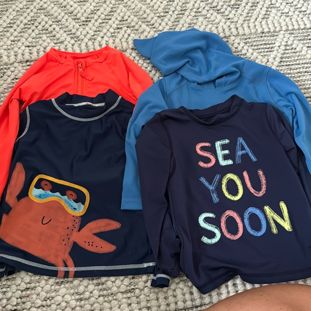 Water shrugs size 4T